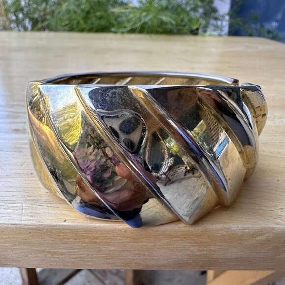 VTG Modernist Clamper Bracelet Hinged Gold Tone Wide Ribbed Chunky Retro Sz‎ 6 - Picture 3 of 7